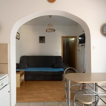 Studio Apartman Ema 2 Gornji Karin Exteriér fotografie