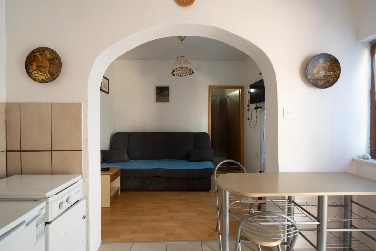 Studio Apartman Ema 2 Gornji Karin Exteriér fotografie