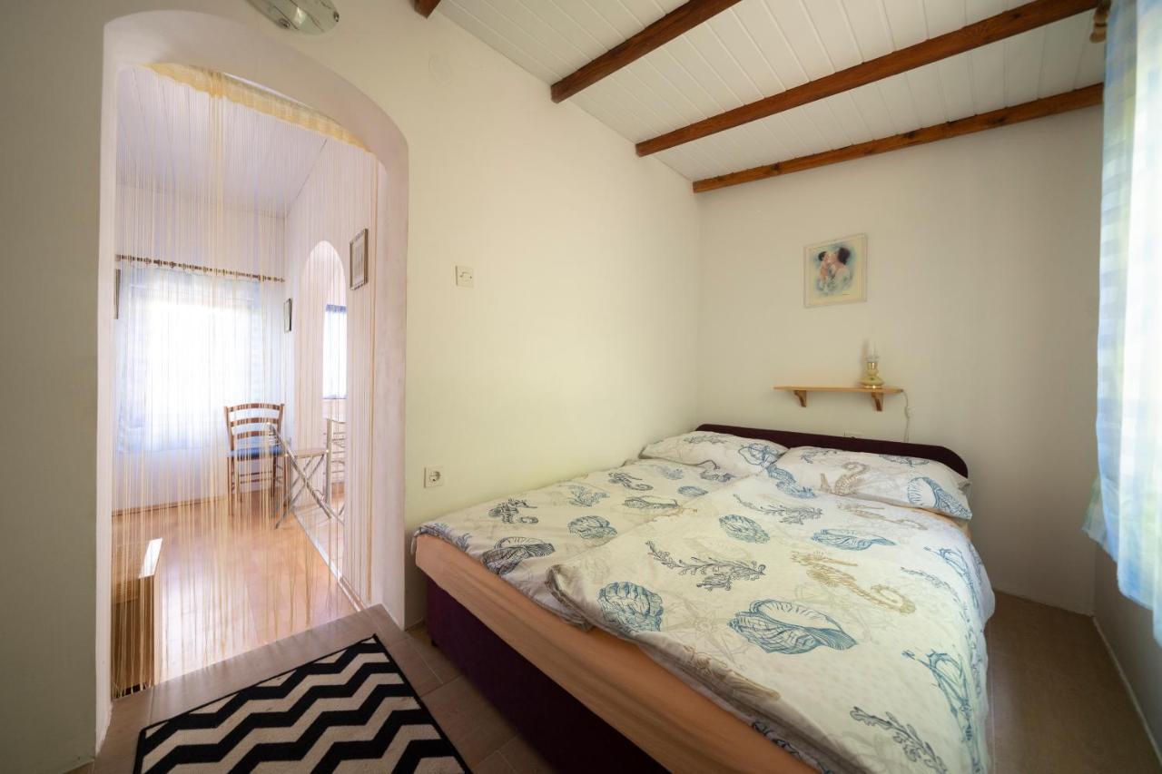 Studio Apartman Ema 2 Gornji Karin Exteriér fotografie