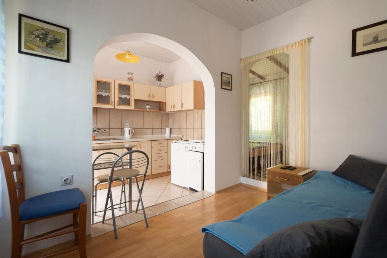 Studio Apartman Ema 2 Gornji Karin Exteriér fotografie